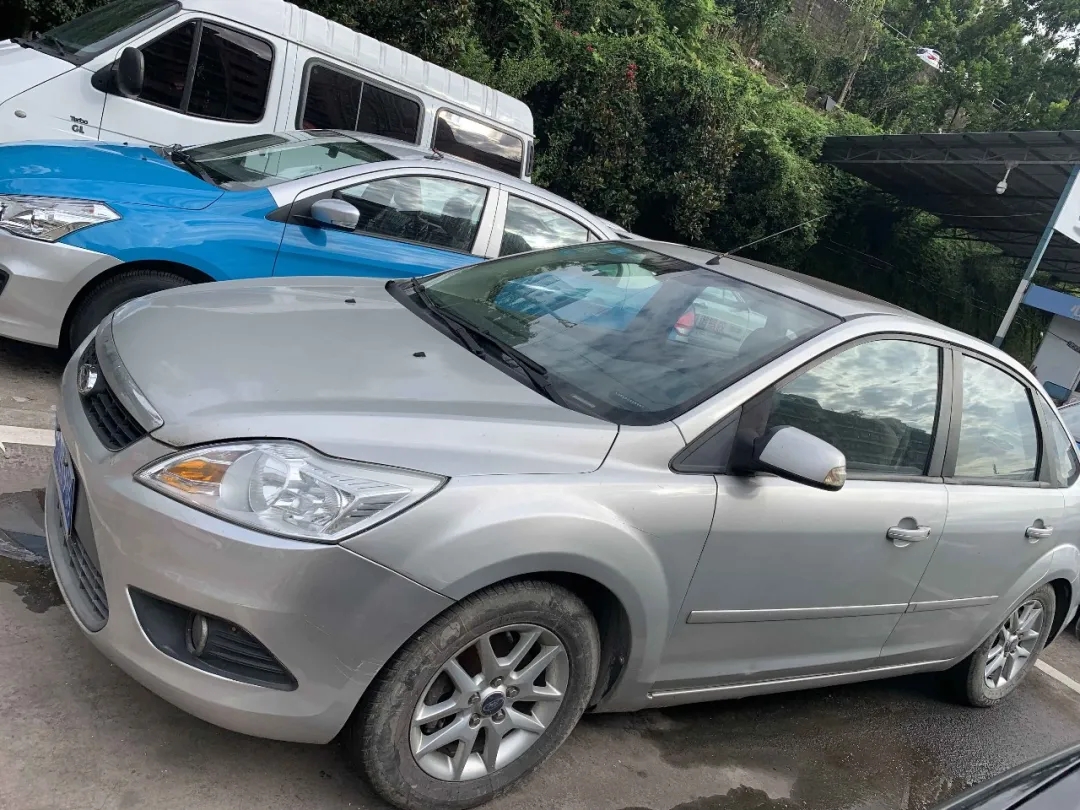 公開拍賣?？怂?、上海別克牌機動車
